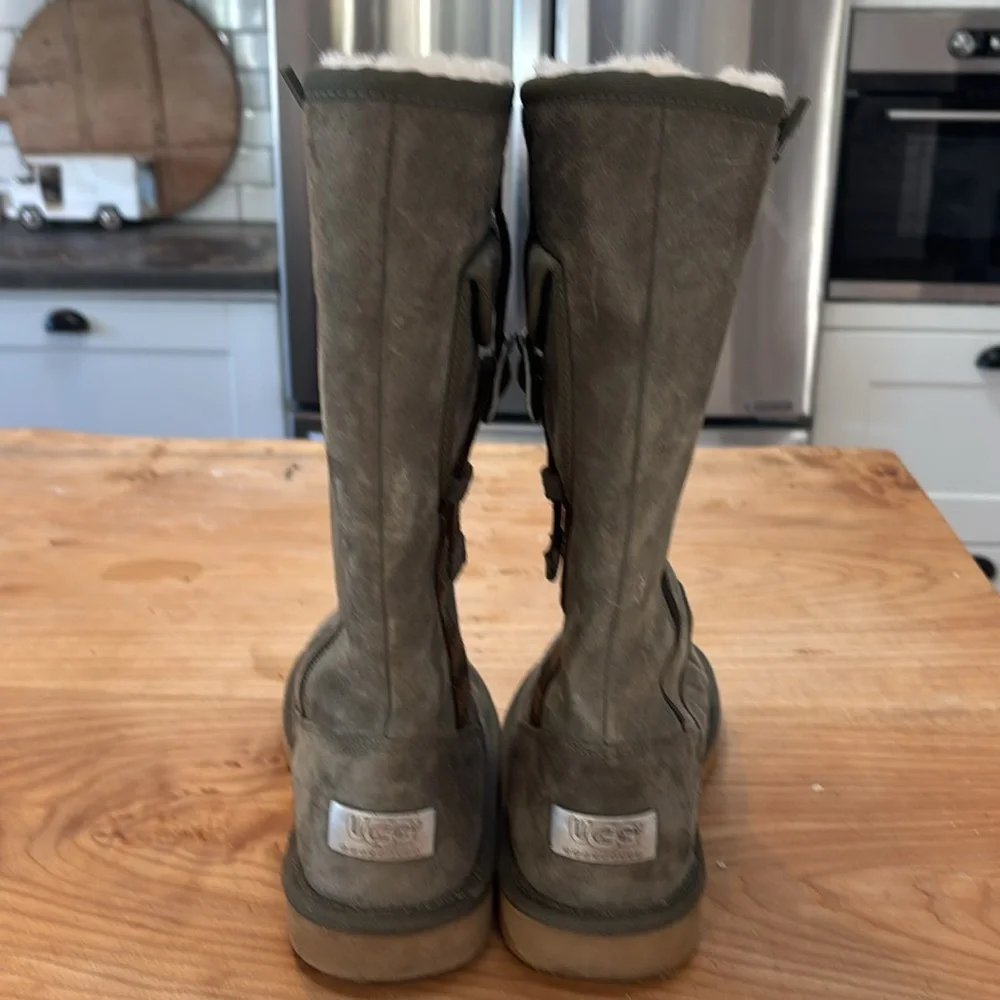 RARE Olive Green Tall Uggs Size 8 - Picture 4 of 4